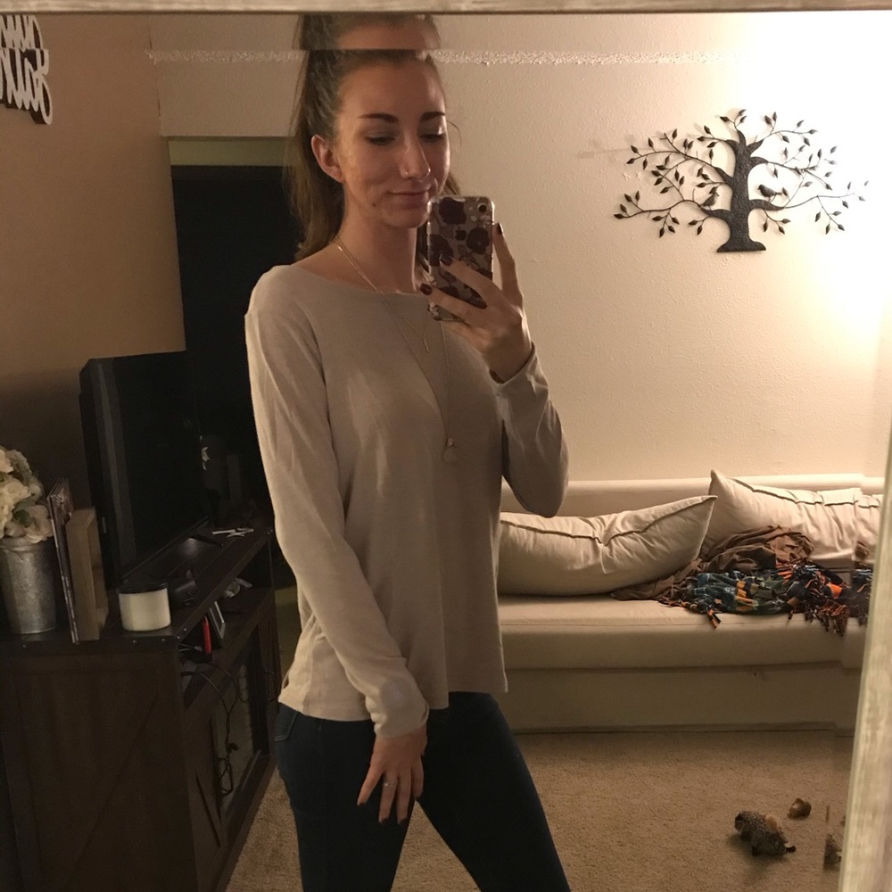 Open-Back Long Sleeve - Picture 2 of 7